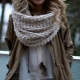 How to tie a knitted scarf?
