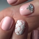 Beige rhinestone manicure: simple and luxurious nail design ideas
