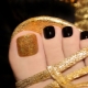 Gold Pedicure Design Ideas