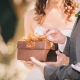 What gifts to give guests at a wedding from newlyweds?