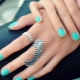 Fashion trends of turquoise manicure