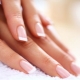 Features of clear manicure