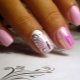 How to draw a butterfly on the nails?