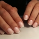 Features of the procedure for building on short nails