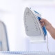 Steaming: devices and methods for ironing clothes