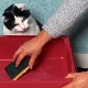 What is the best way to wash the cat tray so that there is no smell?