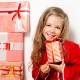 How to choose a gift for a girl of 8 years on New Year's?