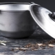 Aluminum cauldrons: tips for choosing and maintaining