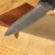 How to sharpen knives with a bar?
