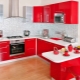 Red kitchens: the choice of a headset and a combination of tones in interior design