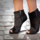 Ankle boots on a wedge: description, models, colors