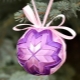 Making Christmas balls using the kanzashi technique