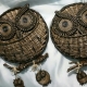 Weave an owl from newspaper tubes
