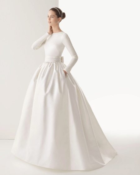 Long sleeve wedding dress