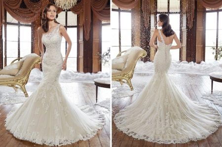 Abito da sposa con un cinturino asimmetrico