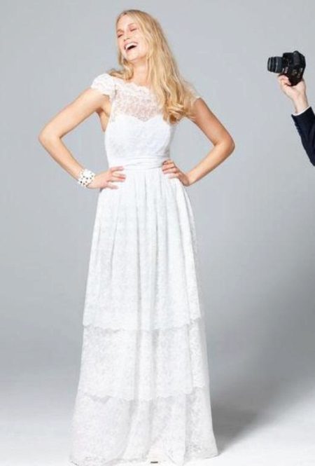 Otevřené zadní svatební šaty