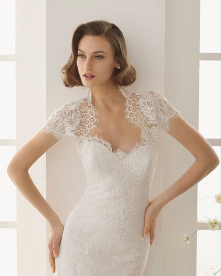 Cutout heart with scallops on a wedding dress