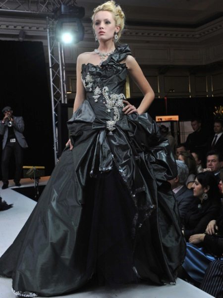 Black wedding dress from Yudashkin