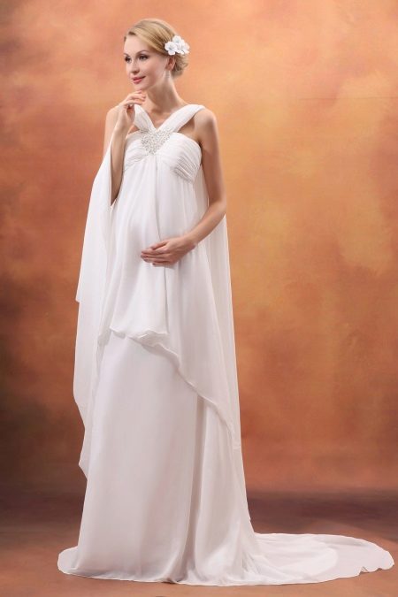 Maternity wedding dress in summer