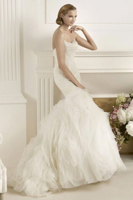 Mermaid Wedding Dress with Long Train