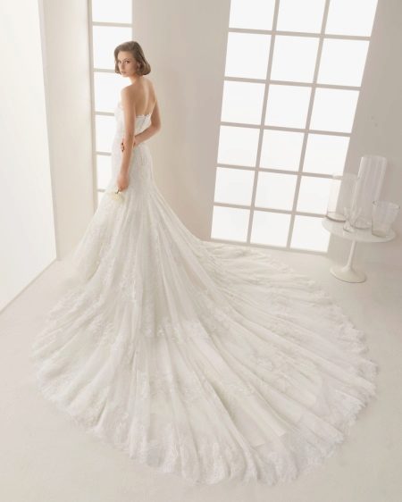 Mermaid Wedding Dress with Long Train