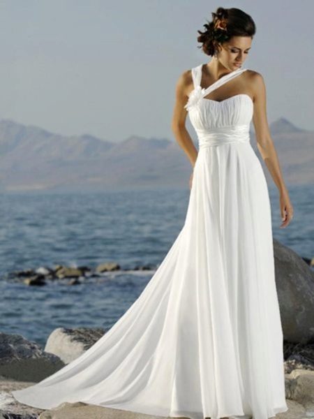 Empire wedding dress for a beach ceremony