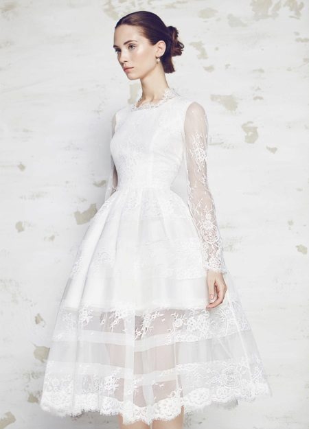 Short lace wedding dress