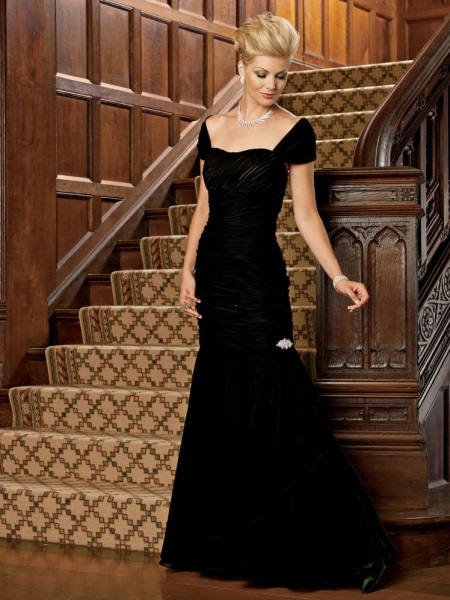 50 years women evening dress with open neckline
