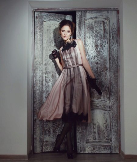 Retro look evening look.