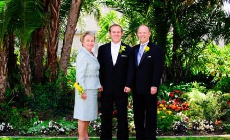 Evening dress for mother of the groom of pastel color