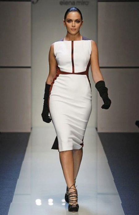 Short elegant evening dress from Elena Miro