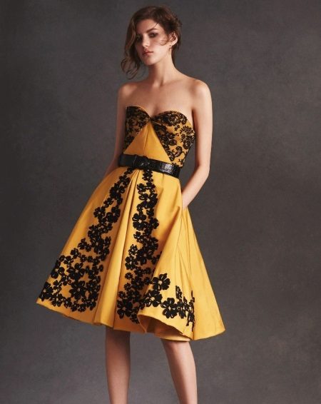 Evening dress with lace accents