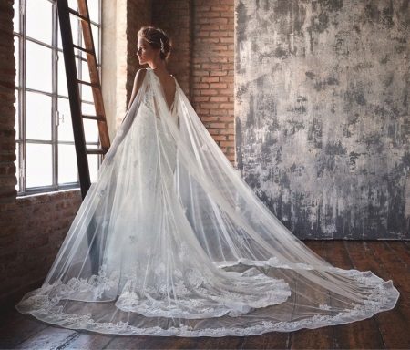Lace Train Wedding Dress
