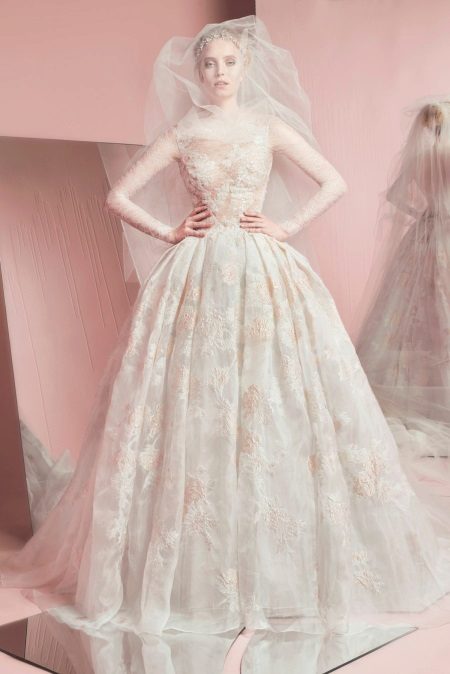 Magnificent wedding dress from Zuhair Murad magnificent