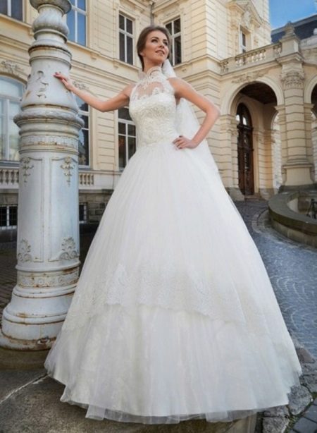 Wedding dress magnificent from the Oscar collection