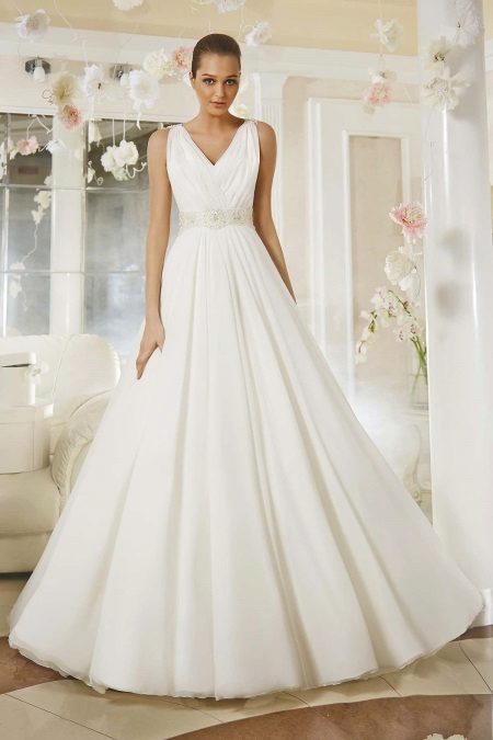 ชุดแต่งงานจากคอลเล็กชั่นลูกไม้จาก Eva Utkina