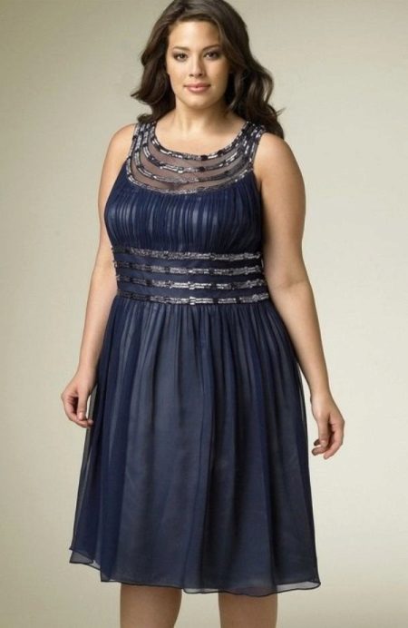 Short evening dress with a brilliant decor for full