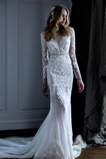 Lace wedding dress