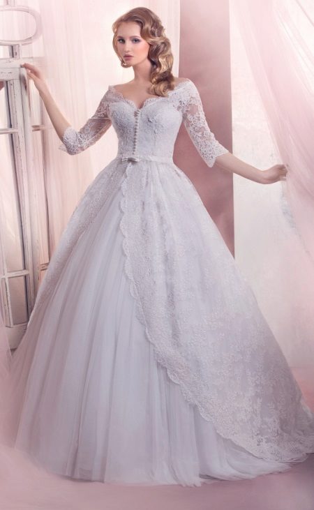 Princess wedding dress with sleeves