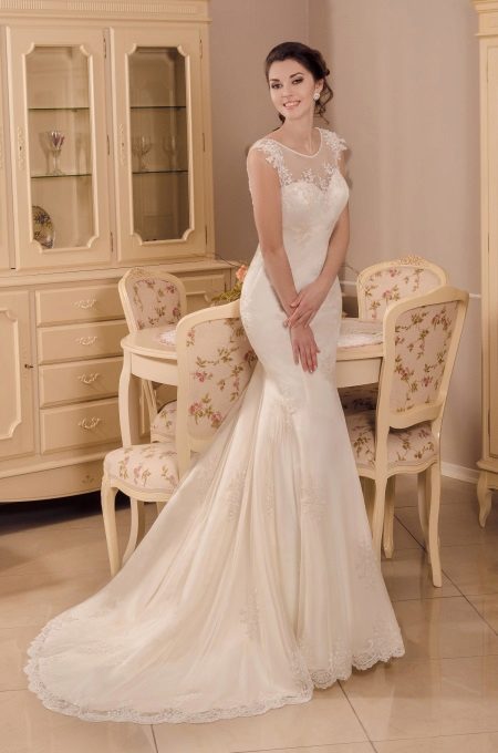 Wedding dress with a train fish