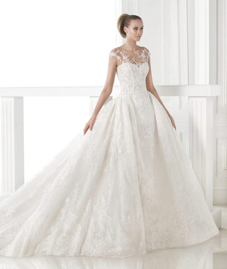 A magnificent wedding dress from Pronovias