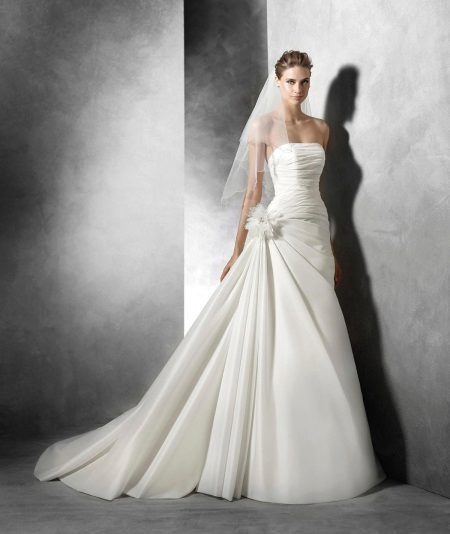 Wedding dress from the collection of 2016 from Pronvias