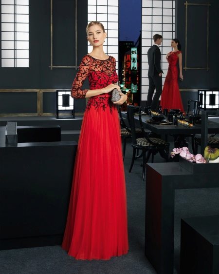 Evening dress with lace and chiffon