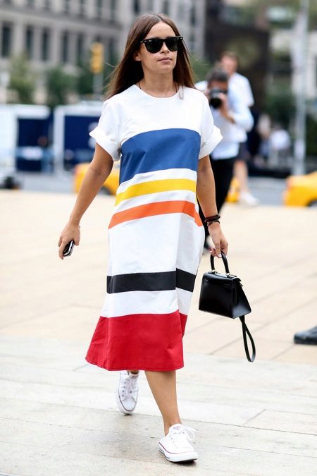 Maternity dress with white sleeper