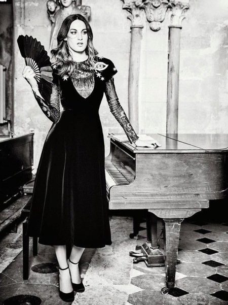 Evening dress with lace sleeves