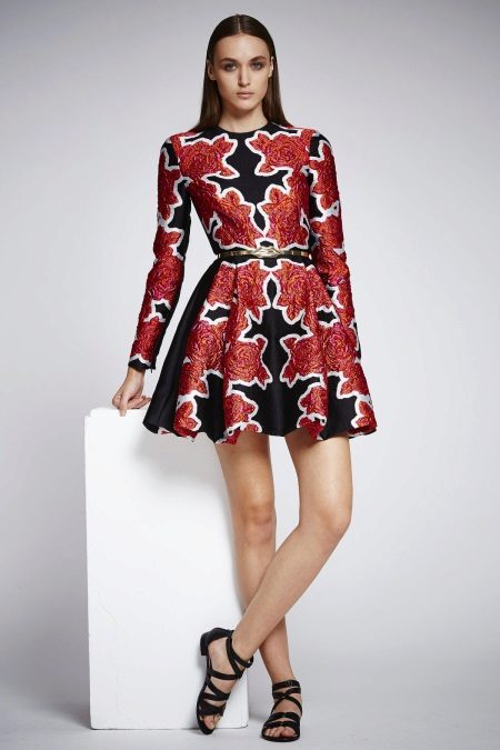 A-line short dress with a floral pattern