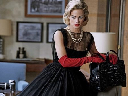 Accessories for a vintage dress