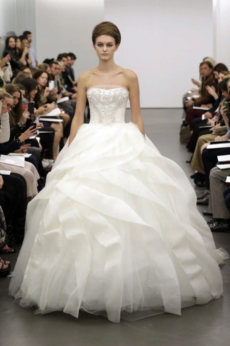Puffy wedding dress