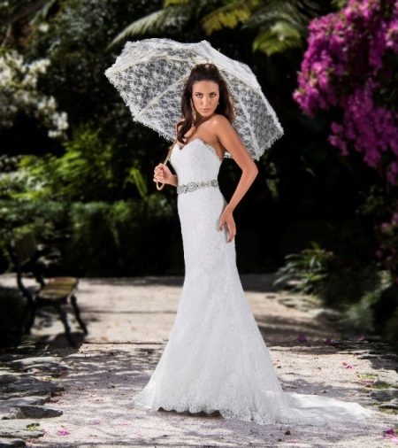 Guipure Wedding Dress with Umbrella