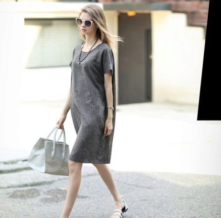 White bag for a gray linen dress